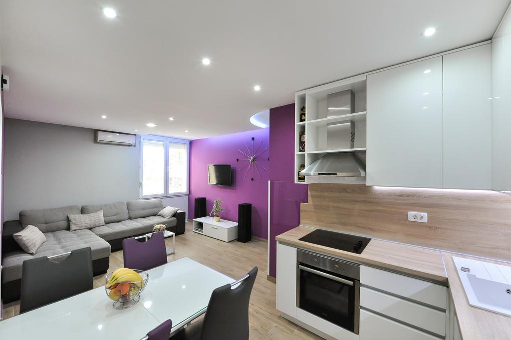 Purple Summer City Apartment *