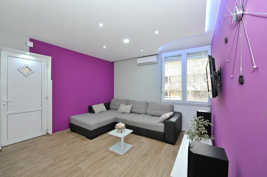 Apartment Purple Summer City